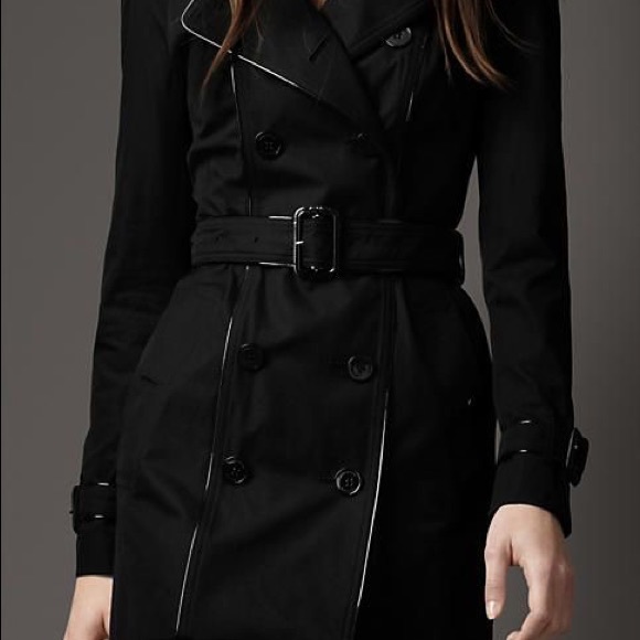 Burberry trench with patent leather piping. - Picture 7 of 7